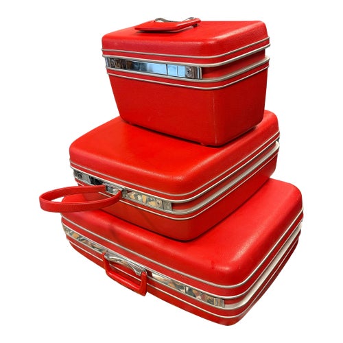 Vintage Samsonite Sentry Silhoutte Collection Red Train Case