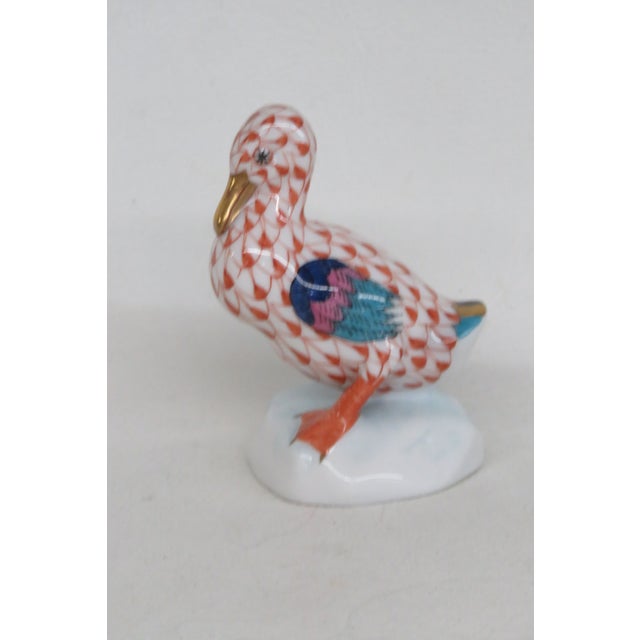 Mid-Century Modern Herend Hungary Duck Figurine Hand Painted Red Fishnet Gilded Porcelain 4765b For Sale - Image 3 of 10