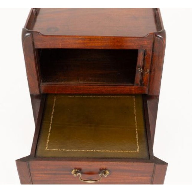 Georgian Mahogany Bedside Cabinet, 1800 For Sale - Image 3 of 7