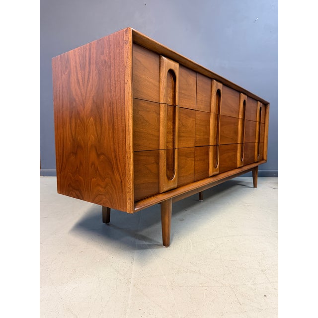 Lane Furniture Lane Summit Mid Century Modern 9 Drawer Dresser, Walnut Lowboy With Burl Inserts For Sale - Image 4 of 13