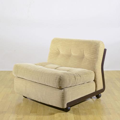 Amanta Lounge Chair in Beige Corduroy with Fiberglass Shell by Mario Bellini for C&B Italia, 1970s For Sale - Image 9 of 9