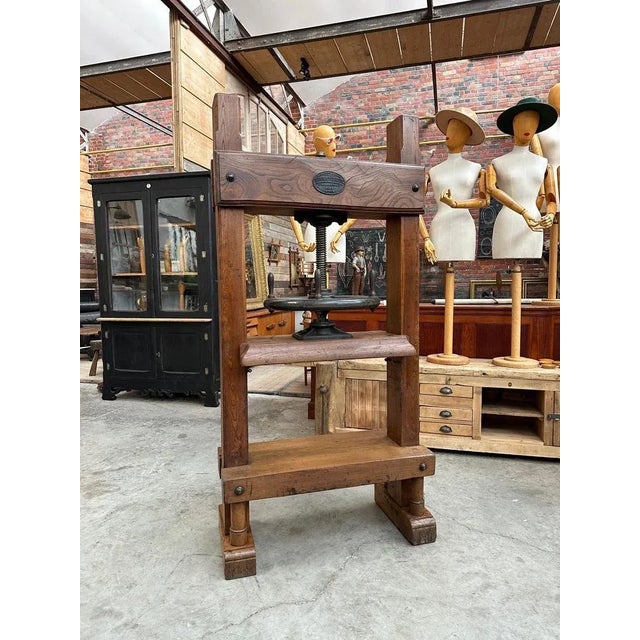 This press has been completely restored The press system has been repaired and is perfectly functional Rare in this...