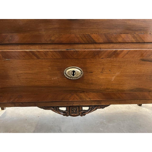 Italian Neoclassical Walnut Commode with Inlaid Veneer, 18th Century For Sale - Image 18 of 18