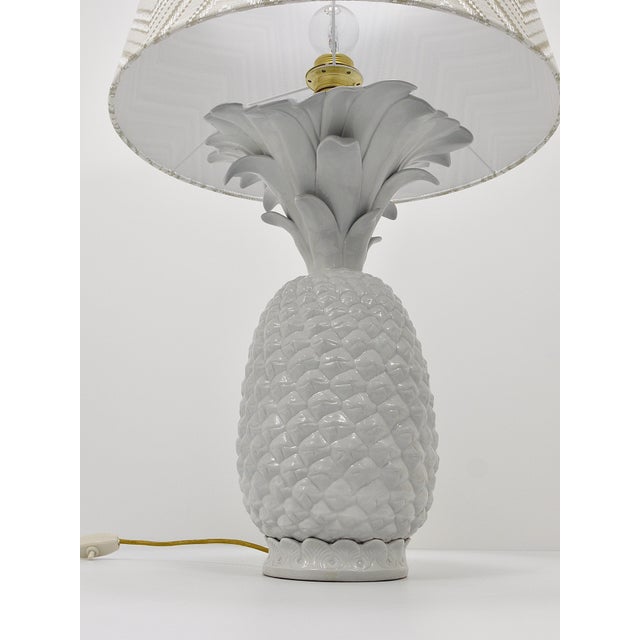 Hollywood Regency White Pineapple Table Lamp from Tommaso Barbi, Italy, 1970s For Sale - Image 13 of 18