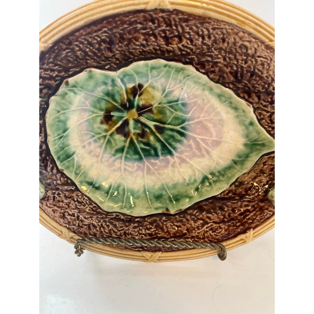 Victorian Late 19th Century Victorian Oval Majolica Ceramic Platter Decorated With Large Leaf For Sale - Image 3 of 7