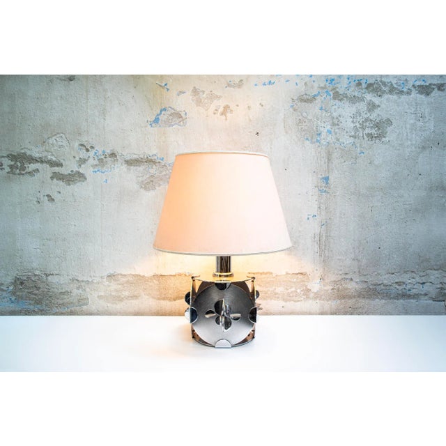 Sculptural lamp with steel structure. Space Age style Italian production 70's European Plug (up to 250V).The wiring of...