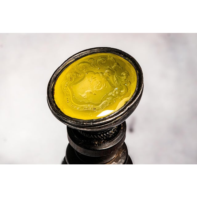 Wonderful Turned Wood Handle Antique Green Citrine Matrix Armorial Coat of Arms Wax Seal Desk For Sale - Image 4 of 8