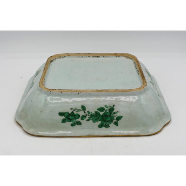 Chinese Circa 1800-1830 Chinese Export Pair of Green Fitzhugh Covered Vegetable Dishes For Sale - Image 3 of 10