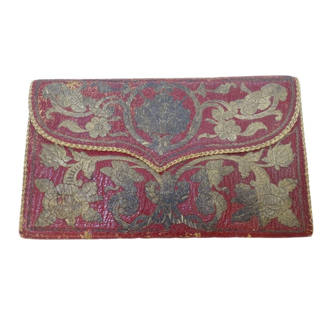 Baroque Wallet in Red Leather Embroidered with Gold Thread For Sale - Image 4 of 18