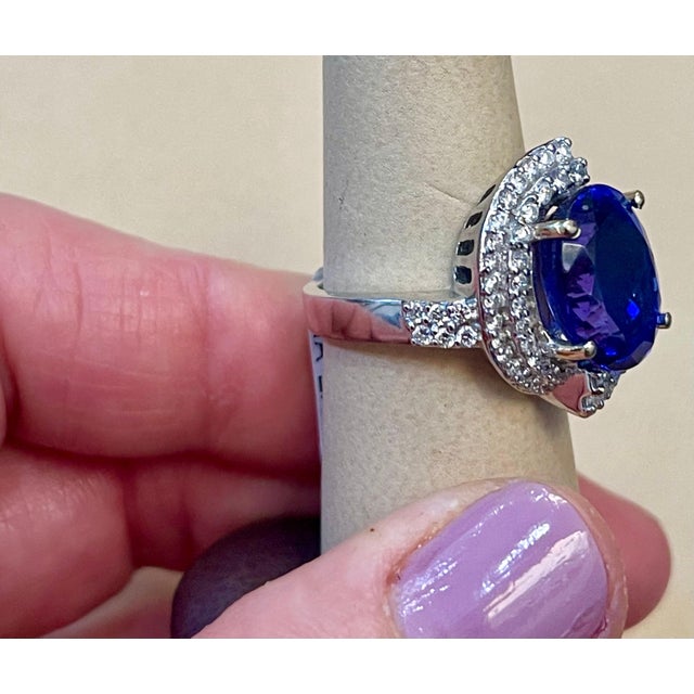 8.5 Carat Oval Tanzanite and 2 Carat Diamond Ring 18 Karat White Gold, Estat For Sale - Image 12 of 18