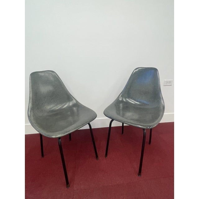 Pair of Vintage Mid-Century Modern Douglas Fiberglass Chairs 1960 For Sale - Image 9 of 12