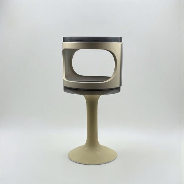 This modular table was produced by tatay in spain during the 1970s and exemplifies the experimental approach to plastic...