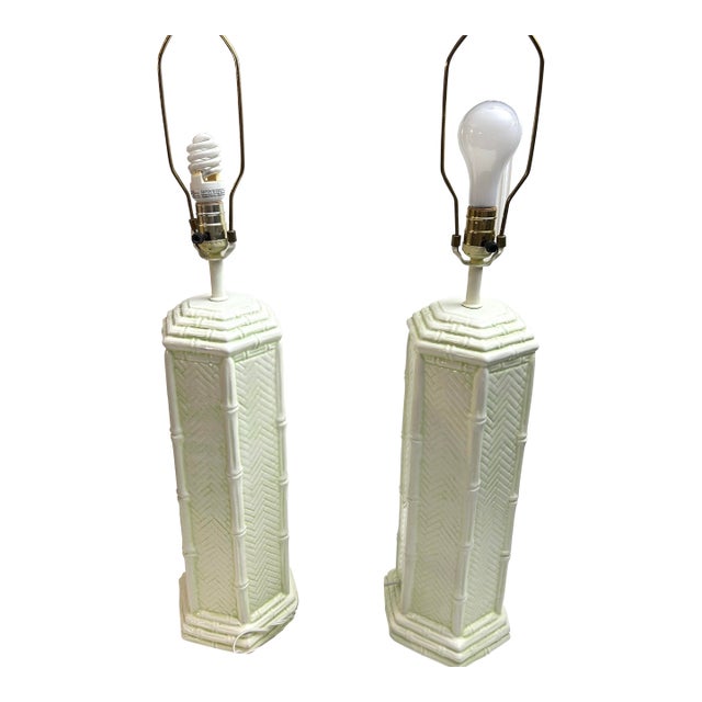 Vintage Palm Beach Regency Faux Bamboo Pagoda Table Lamp - a Pair For Sale