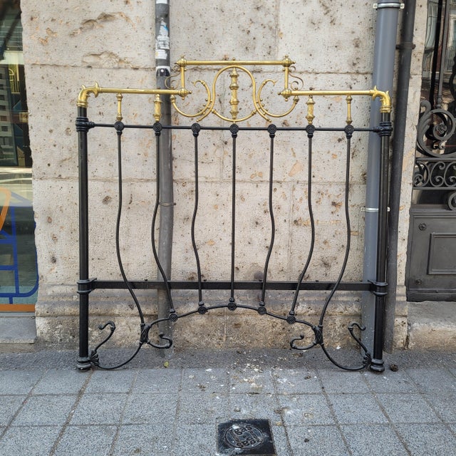 Wrought iron headboard, Art Nouveau style, 1930s - Spain Materials: Wrought iron and gilt brass Period: 1930s Country:...