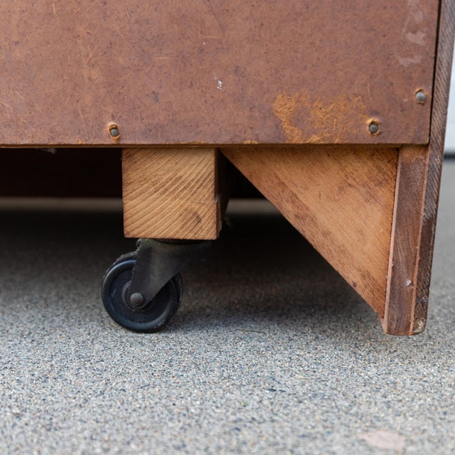 1950s Heywood-Wakefield "Kohinoor" Dresser & Hutch Set in Champagne For Sale - Image 15 of 16