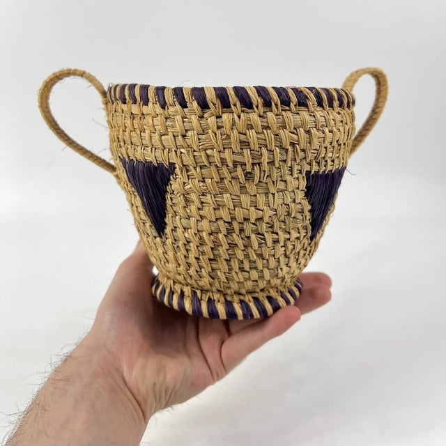 Tan Early 20th Century Hausa Basket Nigeria MATTER COLLECTION For Sale - Image 8 of 8