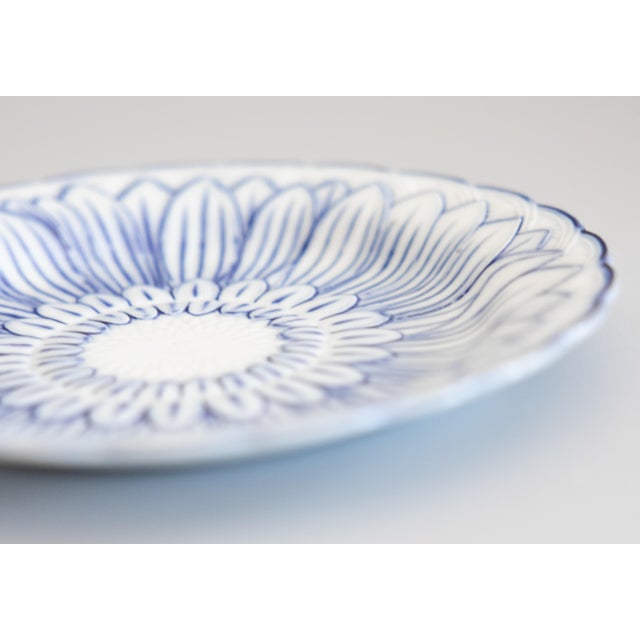 19th Century 19th Century English Wedgwood Blue & White Pearlware Sunflower Plate For Sale - Image 5 of 8