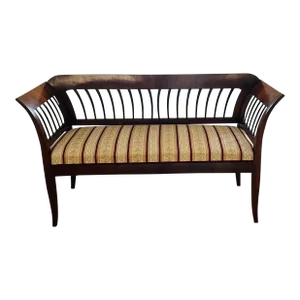 Elegant 1820 Austrian Biedermeier Walnut Sofa Settee