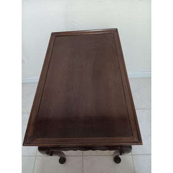 1950s Mahogany Queen Anne Style Tea Table Featuring Pull-Out Trays on Both Ends For Sale - Image 4 of 9