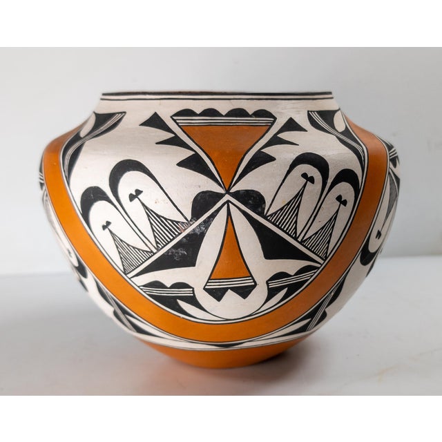 Mid 20th Century Mid-Century Native American Indian Southwest Acoma Pottery Olla by F. Aragon For Sale - Image 5 of 11