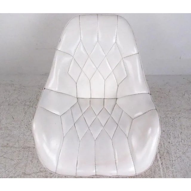 Mid-Century Modern Mid-Century Modern Tufted Swivel Lounge Chair For Sale - Image 3 of 10