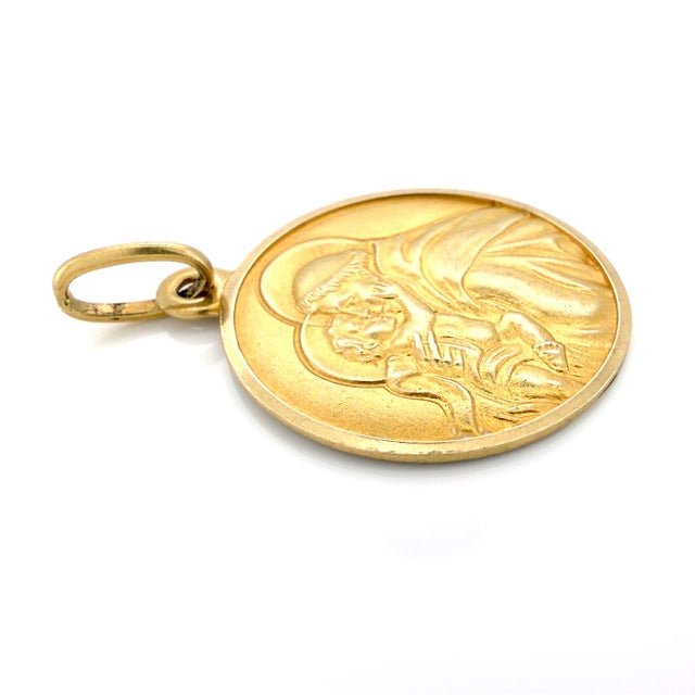 Mid-Century Modern Vintage 1960s Italian 18k Saint Anthony of Padua Holding Baby Jesus Medallion For Sale - Image 3 of 9