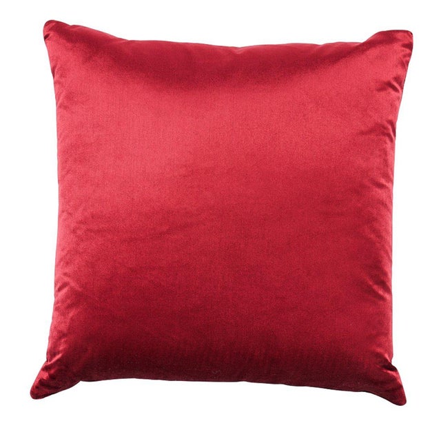 This pillow features Performance Silk Velvet with a Knife Edge finish. We've taken the most sumptuous silk velvet possible...