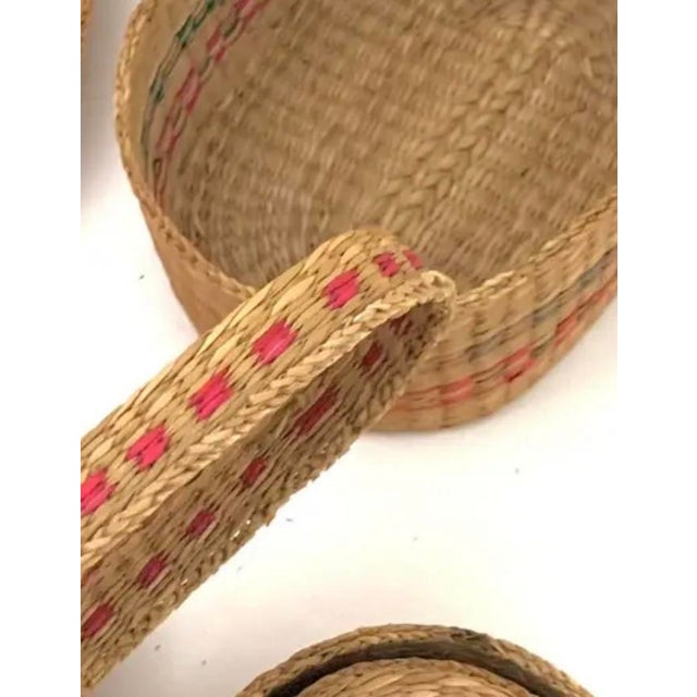 Chinoiserie Vintage Sweet Grass Nesting / Stacking Baskets Lidded Small Storage Boxes - Set of 4 For Sale - Image 3 of 7