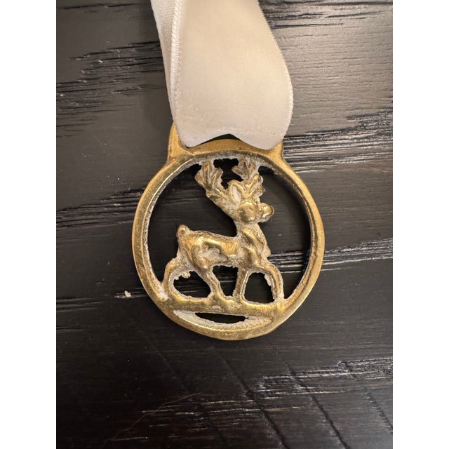 This vintage English horse brass ornament is a timeless example of traditional craftsmanship. The beautifully cast brass...
