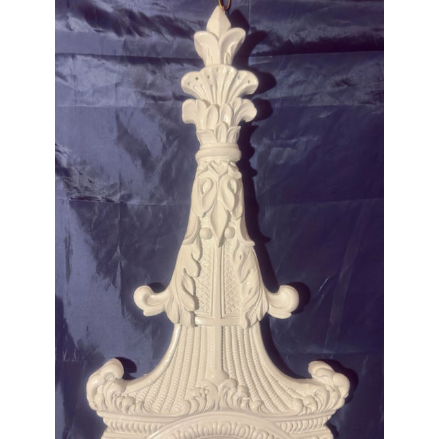 Vintage Palm Beach Regency Gloss White French Rococo Revival Wall Mirror in Gampel-Stoll Style - Newly Painted For Sale In Mobile - Image 6 of 12