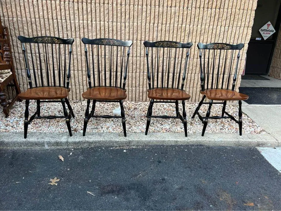 Late 20th Century Set of Four L. Hitchcock Fan Back Windsor Chairs