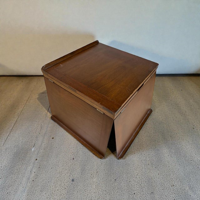 Vintage Jeffersonian Revolving Book Stand / Book Box – Mahogany Early 20th C. Offered is a vintage Jeffersonian revolving...
