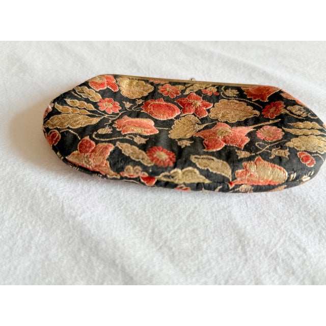 Vintage Mid-Century Modern Japanese Floral Brocade Kiss-Lock Coin Purse For Sale - Image 4 of 7
