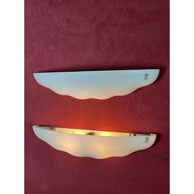 Large Leucos Wall Lamps in Opaline Blown Murano Glass, 1980s, Set of 2 For Sale - Image 4 of 17