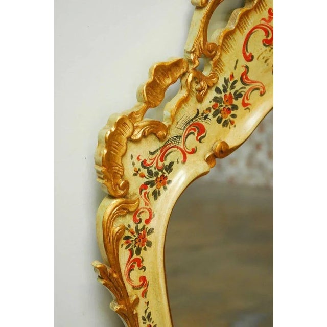 Venetian Chinoiserie Gilt and Lacquered Mirror For Sale - Image 4 of 10