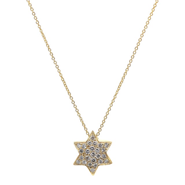 18k(750) Yellow Gold Natural Diamond Star Shape Pendant Necklace With Chain For Sale