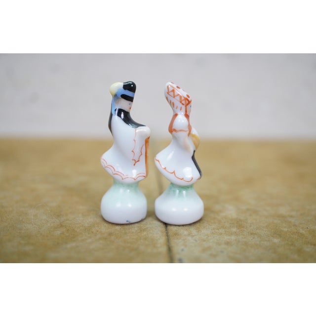 White Pair Vintage Herend Hungary Fine Porcelain Folk Miniature Figurines Man & Woman For Sale - Image 8 of 10
