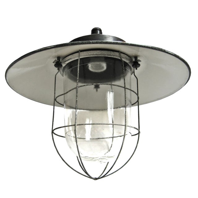 Industrial wall light. Grey enamel, white interior. Bakelite wall mount. Clear glass. E27 / E26 Up to 250V (Europe/UK...