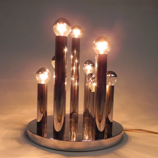 This lamp comes with the 9 original crown-silvered bulbs (incandescent). led crown-silvered bulbs are also available...