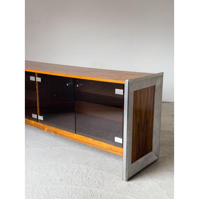 Rosewood, Chrome & Smoked Glass Sideboard attributed to Richard Young for Merrow Associates, 1960s For Sale - Image 15 of 16