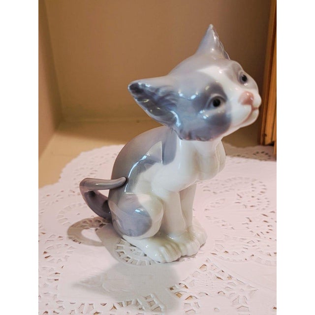 Vintage Lladro Feed Me Cat Figurine 5113 Salvador Debon Spain Porcelain Mint Retired For Sale - Image 12 of 13