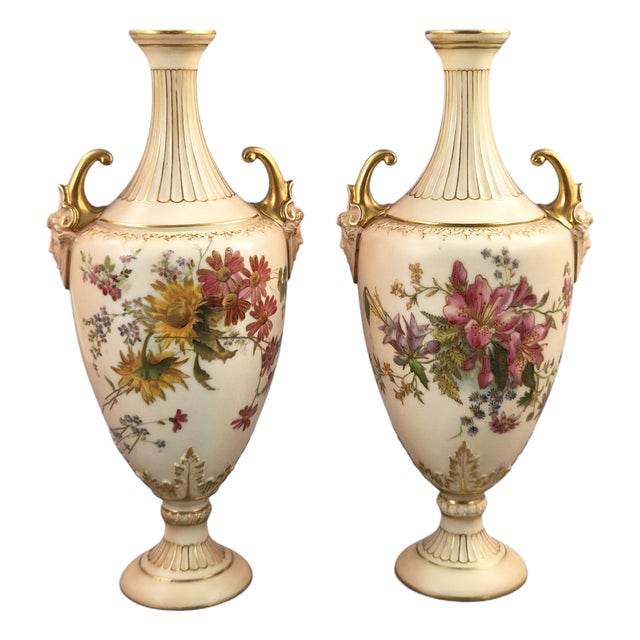 Blush Ivory Porcelain Vases with Floral Decoration from Royal Worcester, 1890s, Set of 2 For Sale