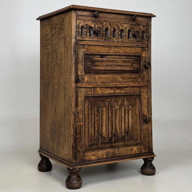 Small Early 20th Century English Edwardian Carved Oak Cabinet, 1890s For Sale - Image 10 of 15
