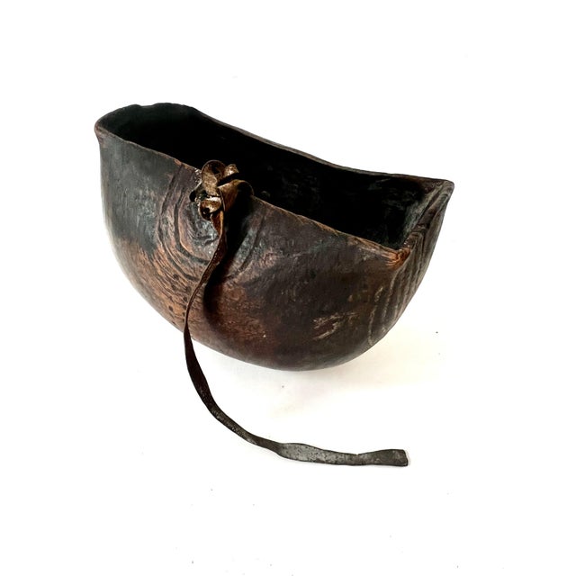 African Tribal Art Hand-carved Wood Bowl with Unique Designed Characteristics For Sale In Los Angeles - Image 6 of 12