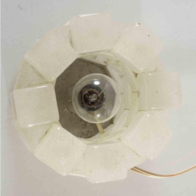 POLIARTE (attributed) Metal and glass table lamp. Made in Italy, around 1970. 11 x 16 x 16 cm. Good conditions. Up to 250V...