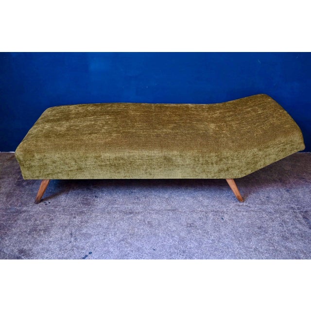 Green Mid-Century Daybed with Compass Legs in Olive Green Velvet, 1950 For Sale - Image 8 of 10