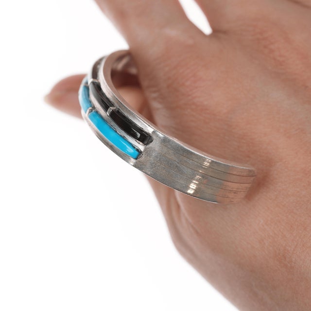 6.5" Vintage Zuni turquoise and Jet channel inlay silver cuff bracelet For Sale In Austin - Image 6 of 11
