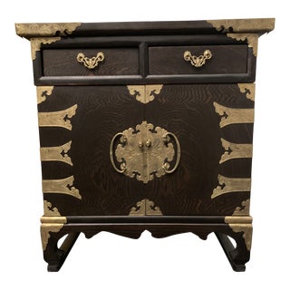Vintage Asian Inspired Hollywood Regency Wood and Brass Nightstand For Sale