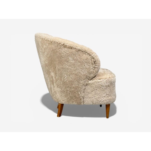 Finnish Modern, Shell Form Lounge Chairs, Beige Shearling, Wood, Finland, 1940s For Sale - Image 9 of 11