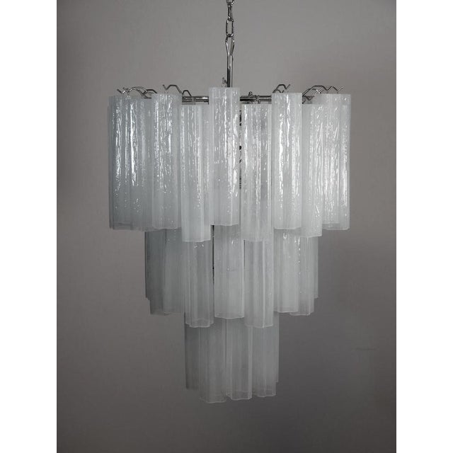 Three-tier Murano glass tube chandelier, 48 white glasses, Mid-Century Modern Italian vintage chandelier in Murano glass...